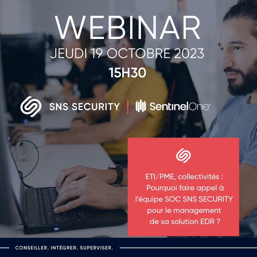 Collaborateurs SNS SECURITY travaillant sur leurs ordinateurs