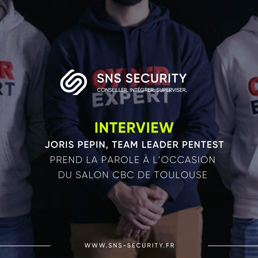 buste d'homme portant un sweatshirt