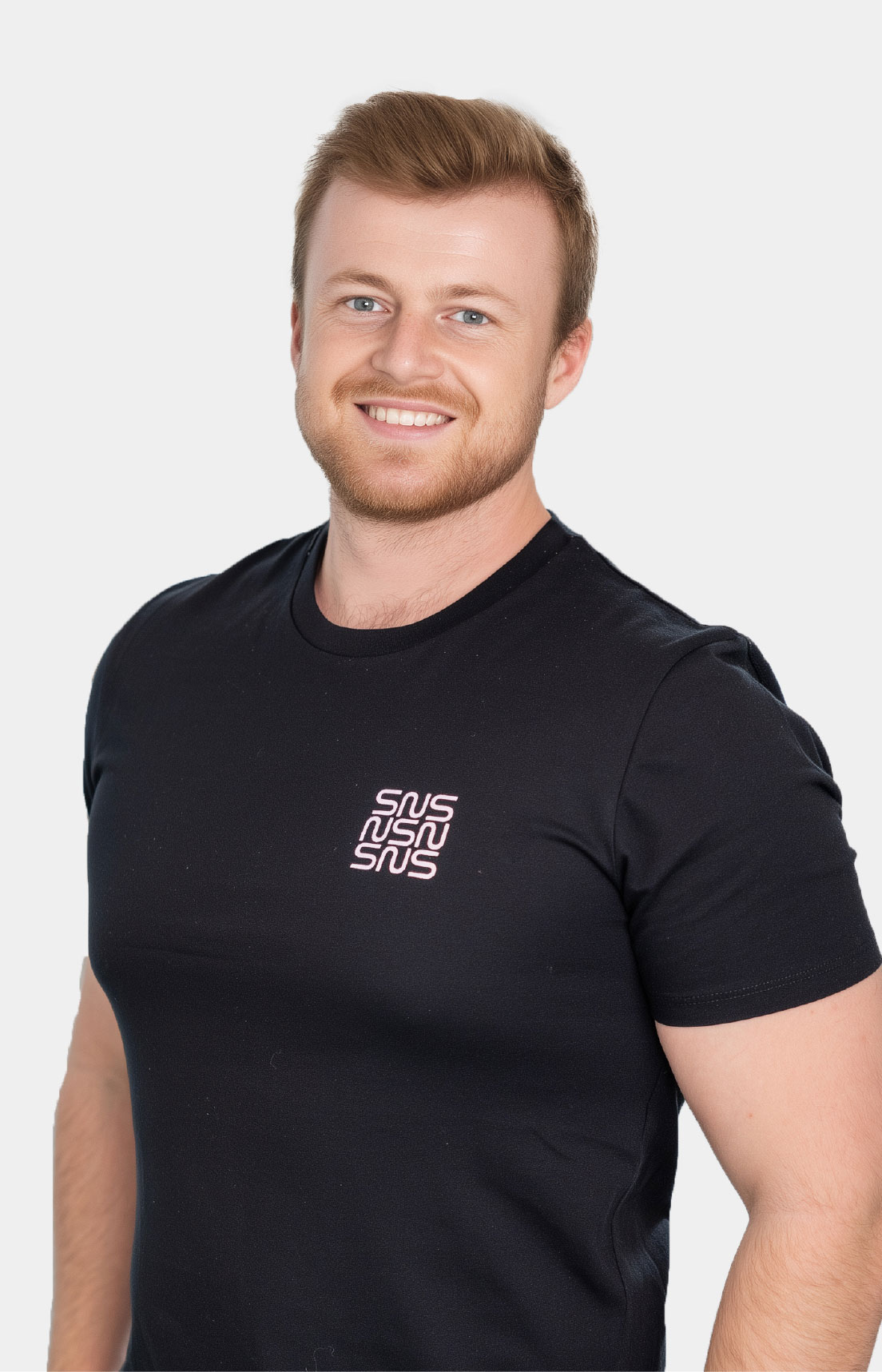 architecte infrastructure portant un t-shirt noir SNS Security