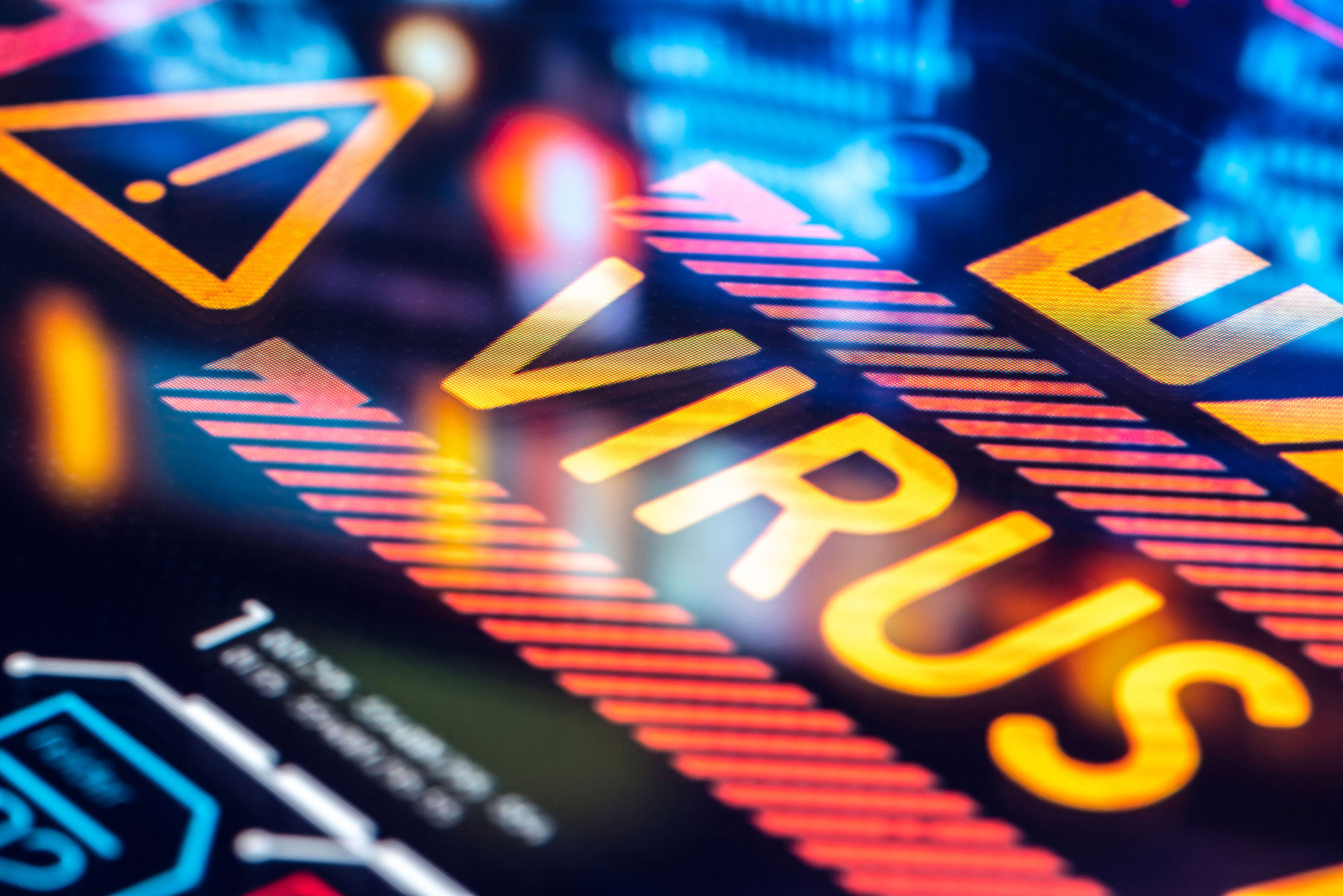 écran indiquant le mot virus avec le signal danger